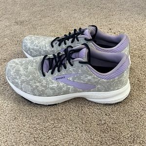 Brooks Launch 6 running sneakers size 9